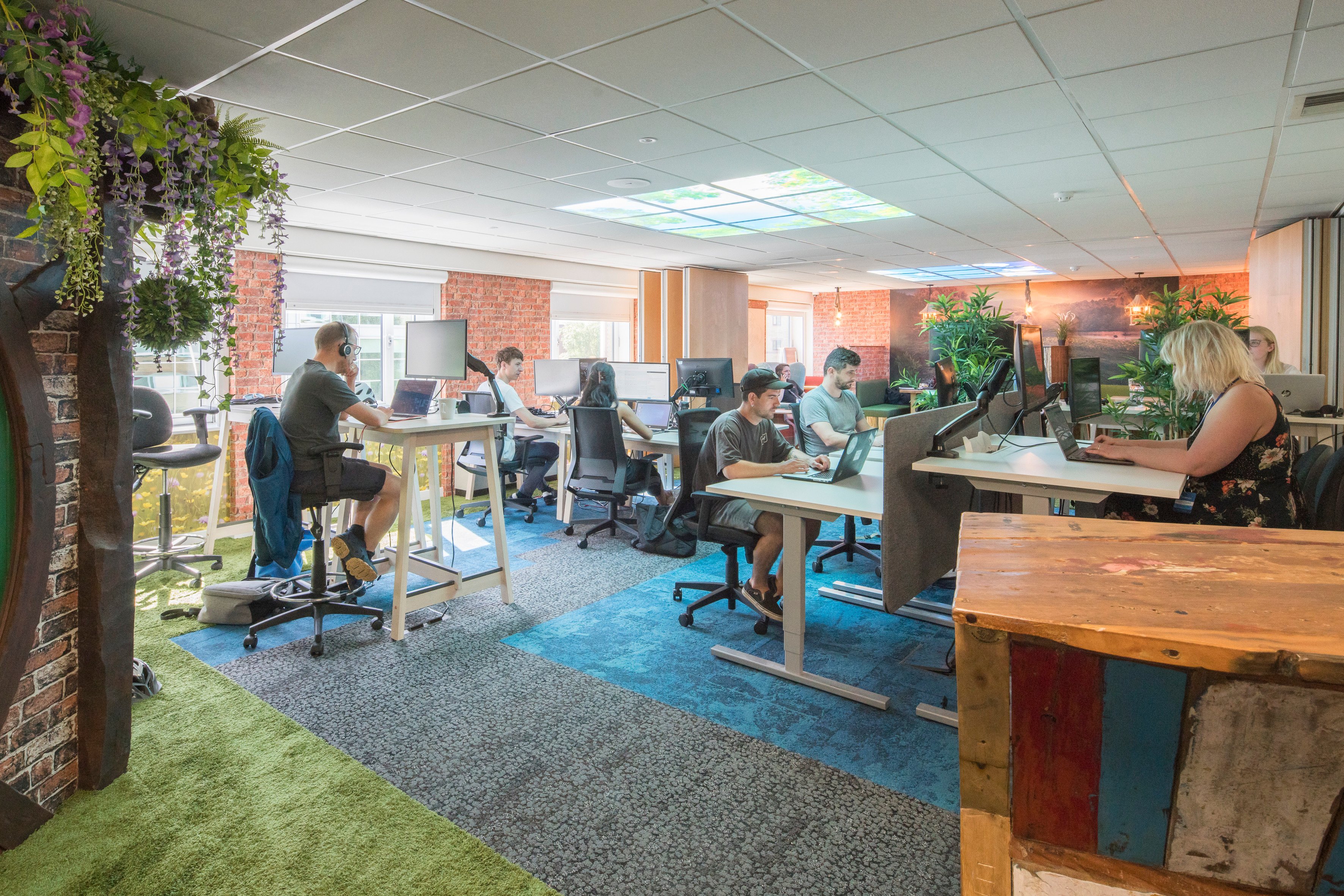 Desklodge_Coworking-1