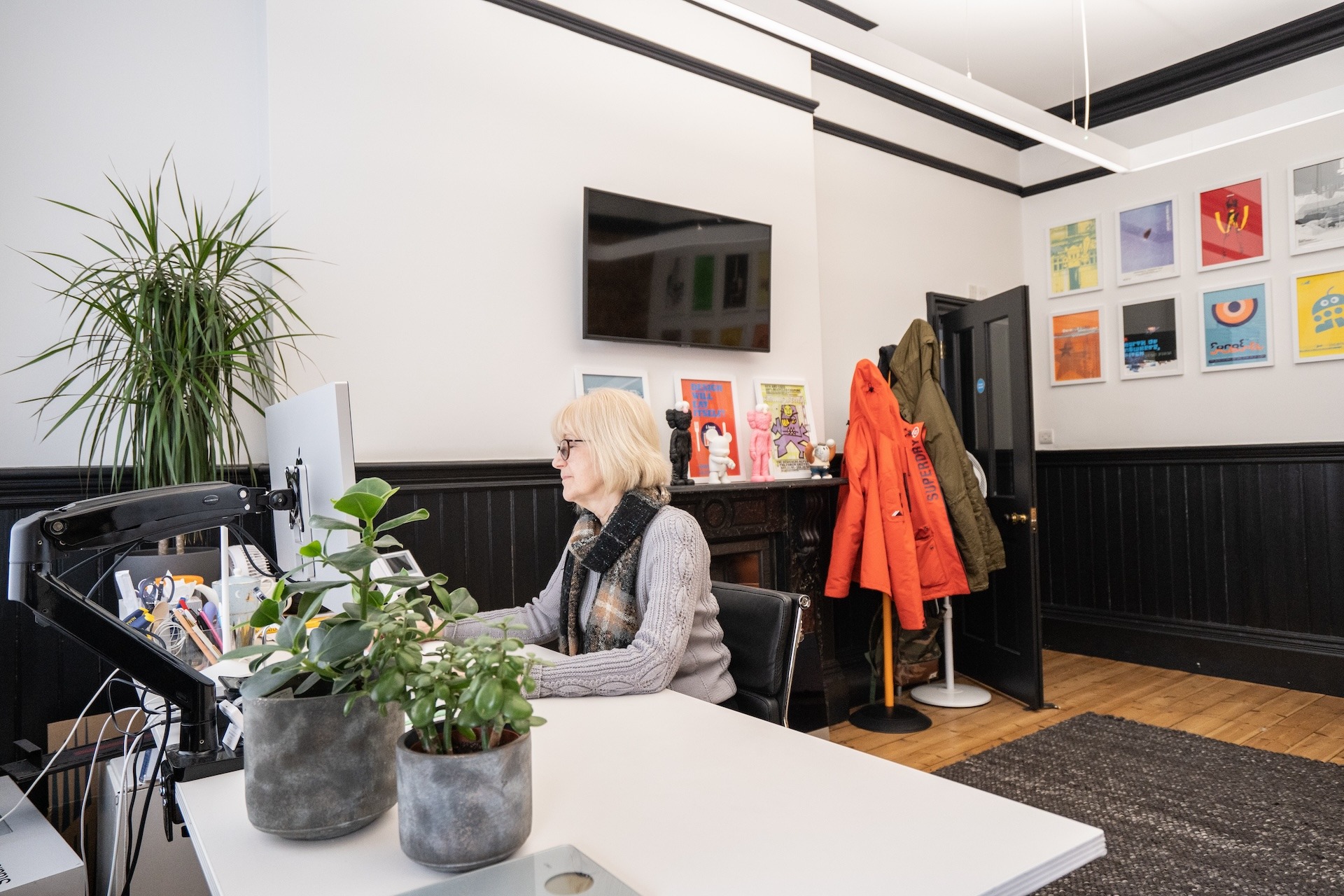 Dog House office space Reading, unit 1.2 a 7 person office to let