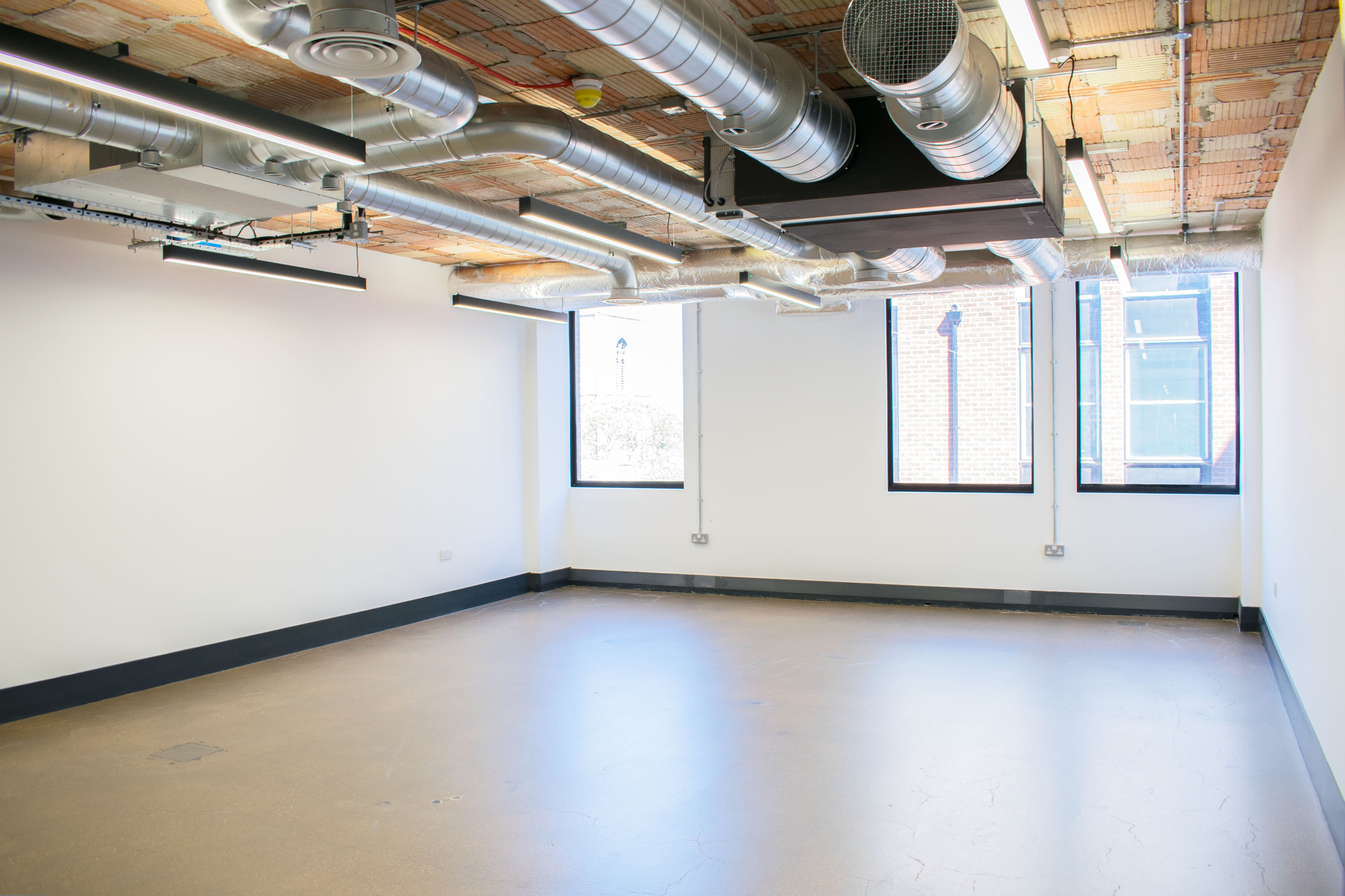 Fuel Studios level 4 office unit 4.6 available to let